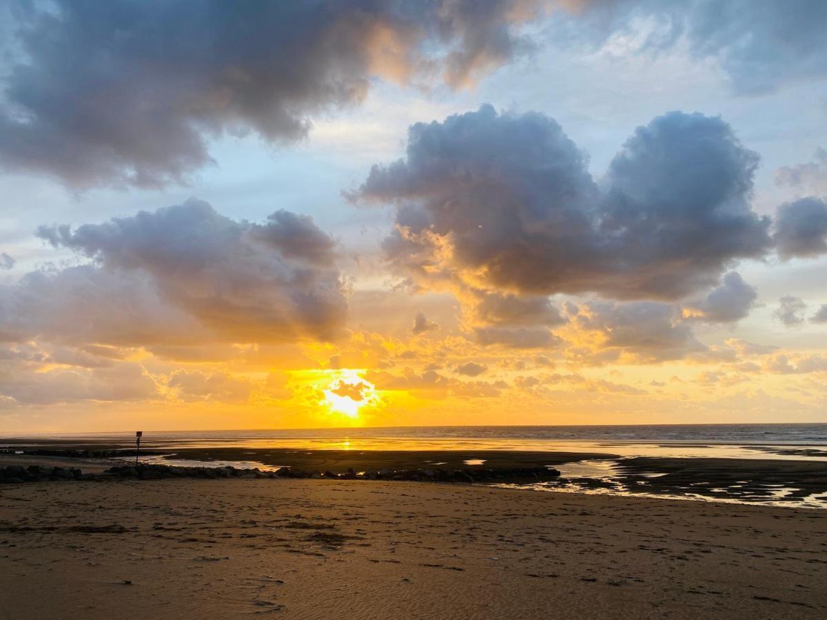 La Petite Marjolaine A 3Min A Pied De La Plage Appartement Merville-Franceville-Plage Buitenkant foto